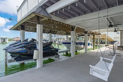 208 Coconut Street Tiki Island TX 77554