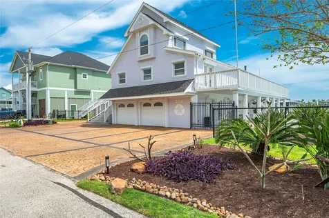 208 Coconut Street Tiki Island TX 77554