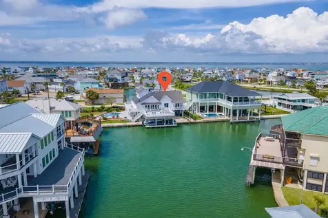 208 Coconut Street Tiki Island TX 77554