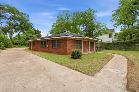 2732 De Soto Street Houston TX 77091