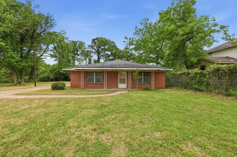 2732 De Soto Street Houston TX 77091