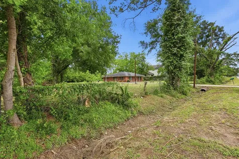 2732 De Soto Street Houston TX 77091