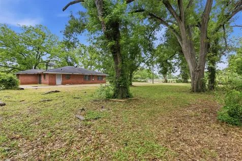 2732 De Soto Street Houston TX 77091
