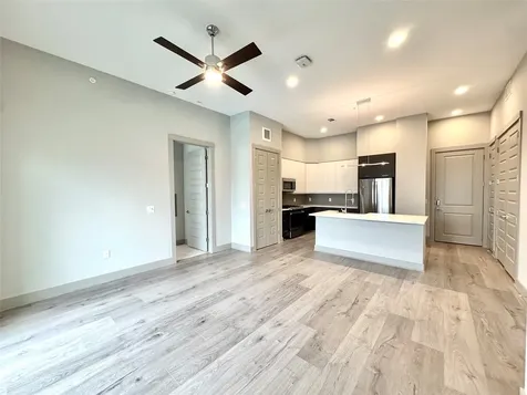 401 W 25th Street 2125 Houston TX 77008