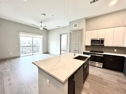 401 W 25th Street 2125 Houston TX 77008