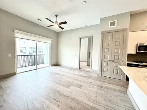 401 W 25th Street 2125 Houston TX 77008