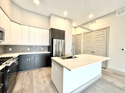 401 W 25th Street 2125 Houston TX 77008