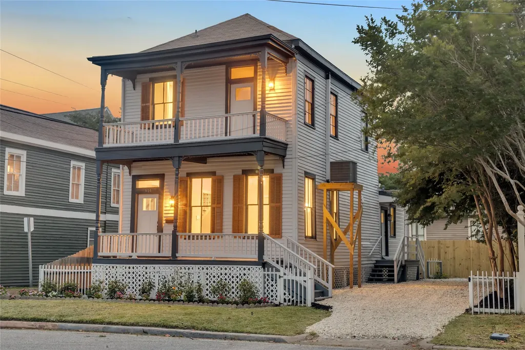 614 11th Street Galveston TX 77550