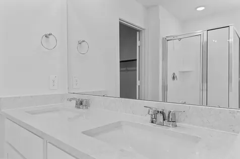 1607 Knox Hill Path Iowa Colony TX 77583