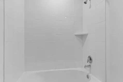 1607 Knox Hill Path Iowa Colony TX 77583