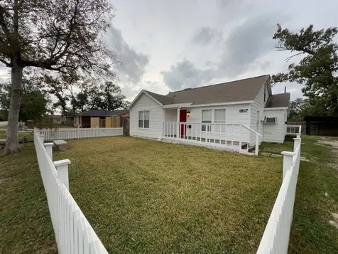 1917 Thonig Road Houston TX 77055