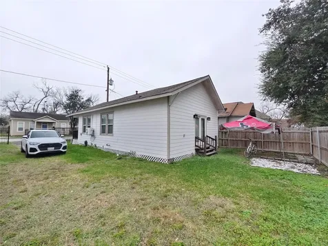 1217 Campbell Street Houston TX 77009