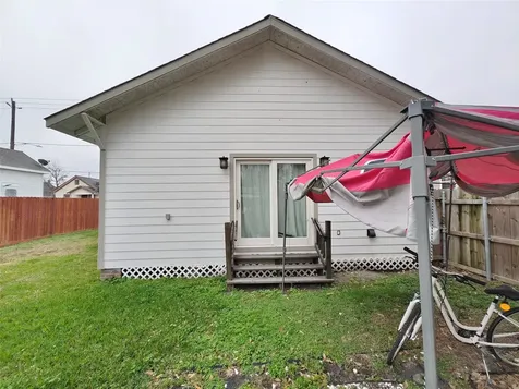 1217 Campbell Street Houston TX 77009