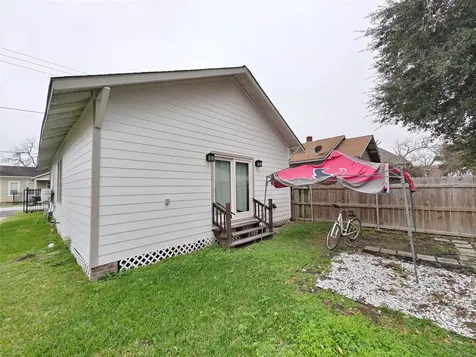 1217 Campbell Street Houston TX 77009