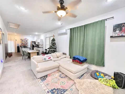1217 Campbell Street Houston TX 77009