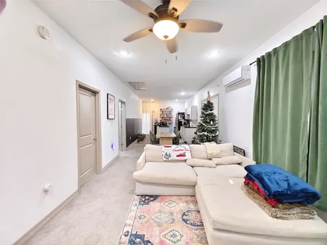 1217 Campbell Street Houston TX 77009