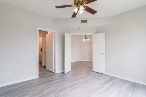 793 Davis Road 215 League City TX 77573