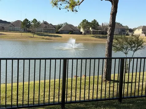 2714 White Falls Drive Pearland TX 77584