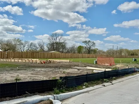 11702 Watermelon Street Houston TX 77048