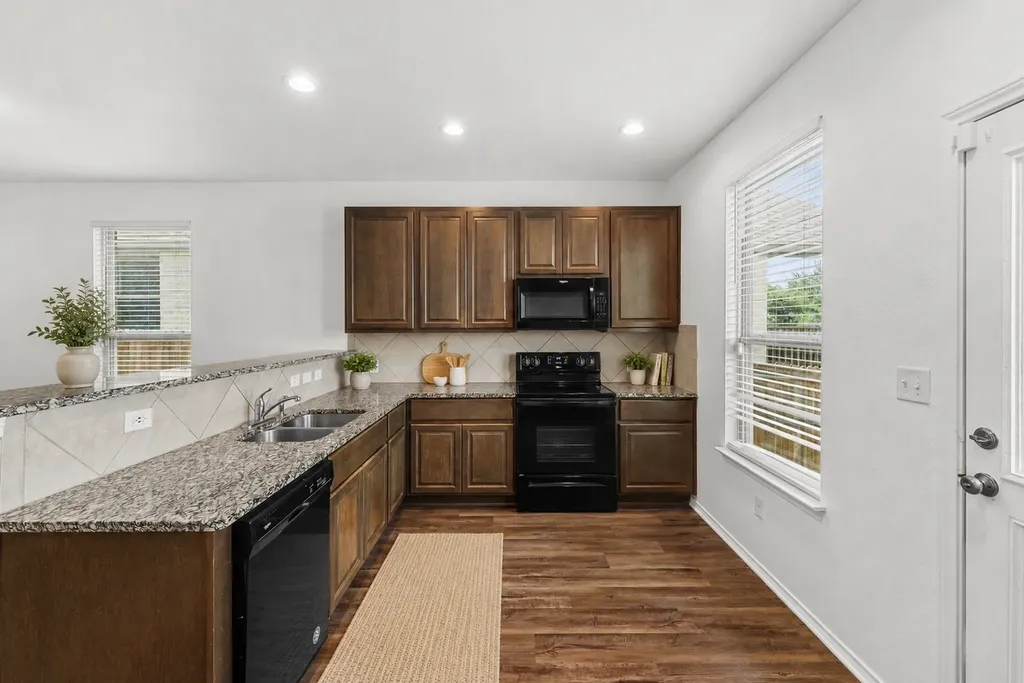 2814 High Castle San Antonio TX 78245