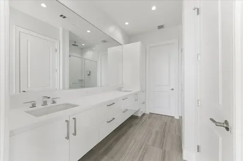 1211 Caroline Street 1504 Houston TX 77002