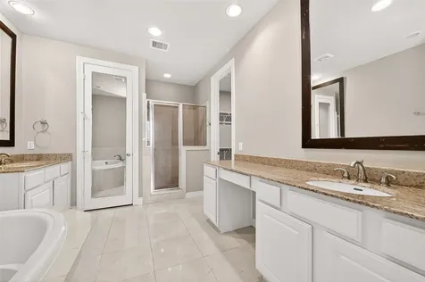 8810 Lakeshore Bend Drive Houston TX 77080