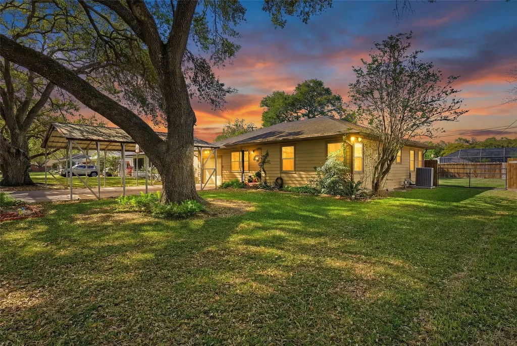 2501 Marguerite Street Bay City TX 77414