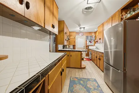 2501 Marguerite Street Bay City TX 77414