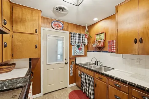 2501 Marguerite Street Bay City TX 77414