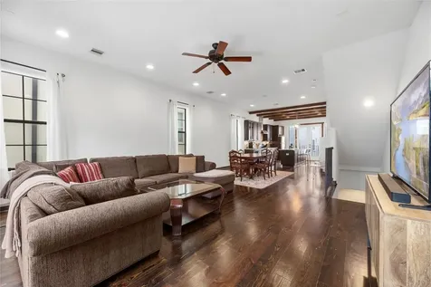 5733 Kiam Street Houston TX 77007
