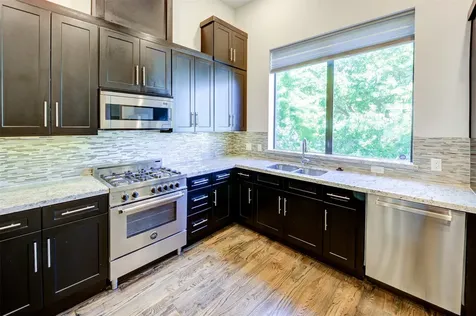 1222 W Dallas Street Houston TX 77019