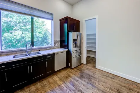 1222 W Dallas Street Houston TX 77019