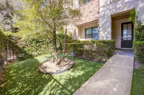 1222 W Dallas Street Houston TX 77019