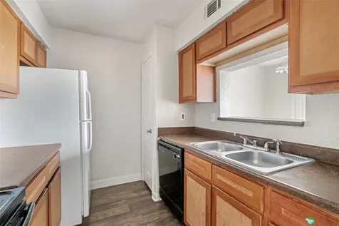 8100 Creekbend Drive 131 Houston TX 77071