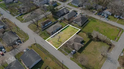 2209 Sakowitz Street Houston TX 77020