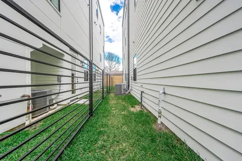 1711 Milby Street Houston TX 77003