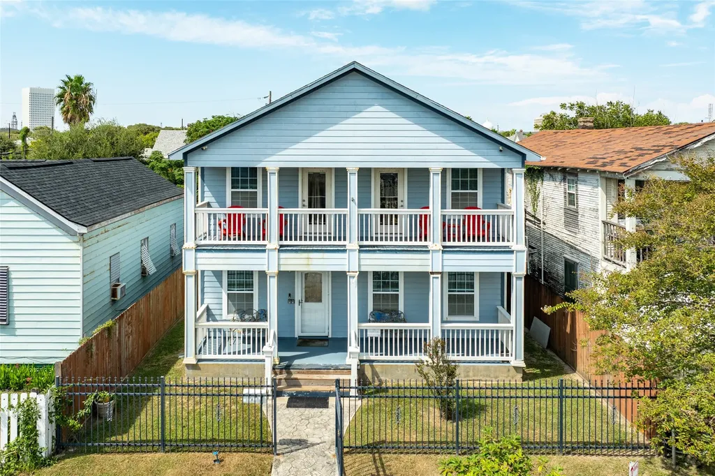 1418 Avenue M 1/2 Galveston TX 77550