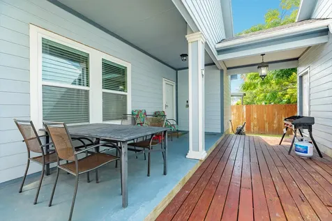 1418 Avenue M 1/2 Galveston TX 77550
