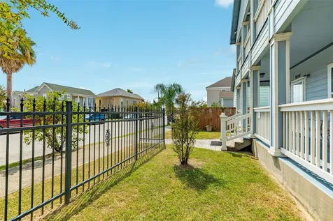 1418 Avenue M 1/2 Galveston TX 77550