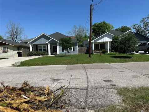 3916 Galesburg Street Houston TX 77051