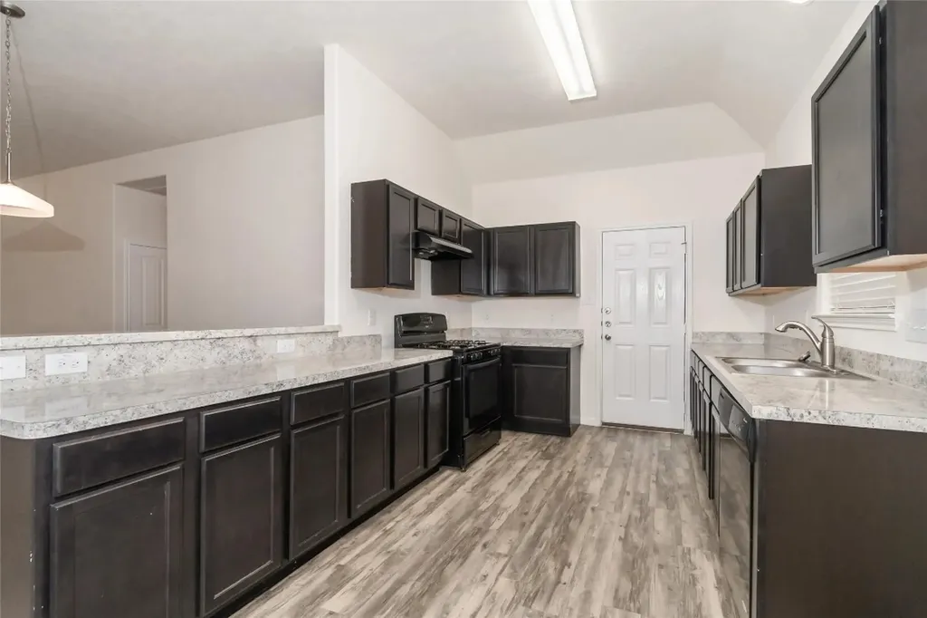 699 Fallow Lane Alvin TX 77511