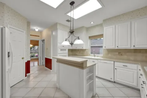 92 S Bonneymead Circle The Woodlands TX 77381
