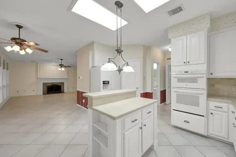 92 S Bonneymead Circle The Woodlands TX 77381