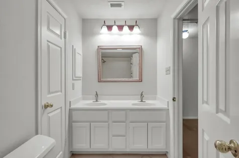 92 S Bonneymead Circle The Woodlands TX 77381