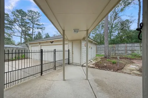 92 S Bonneymead Circle The Woodlands TX 77381