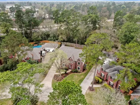 92 S Bonneymead Circle The Woodlands TX 77381