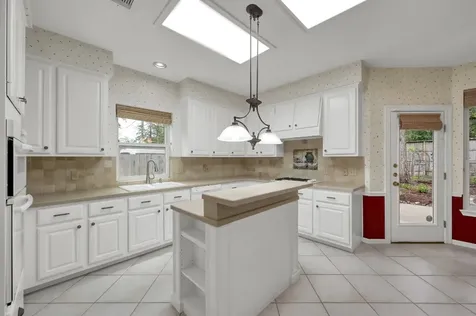 92 S Bonneymead Circle The Woodlands TX 77381
