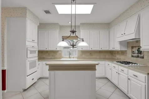 92 S Bonneymead Circle The Woodlands TX 77381