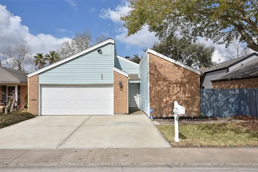 900 Chateau Place Richmond TX 77469