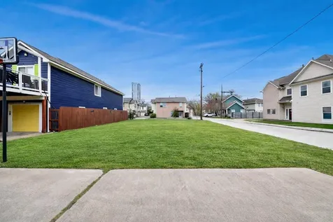 1301 & 1303, 0 Andrews,mathews Street Houston TX 77019